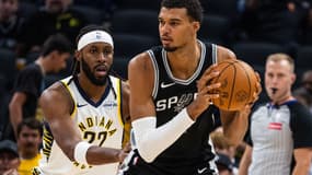 Victor Wembanyama lors du match entre San Antonio et Indiana le 13 octobre 2025