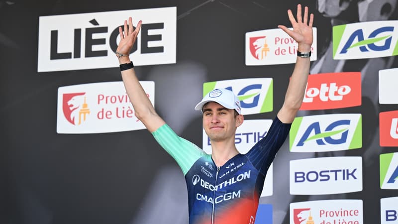 Paul Seixas sur le podium de Liege Bastogne Liege le 26 avril 2026 2281717
