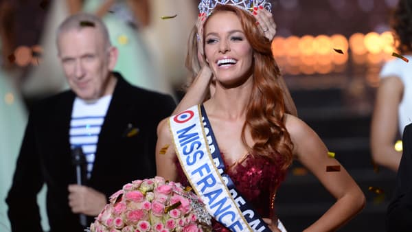 Maëva Coucke reçoit sa couronne de Miss France le 16 décembre 2017, à Châteauroux
