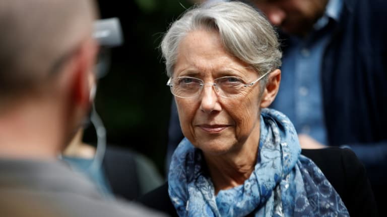 La Première ministre Elisabeth Borne à Bernières-le-Patry, le 21m ai 2022 dans le Calvados
