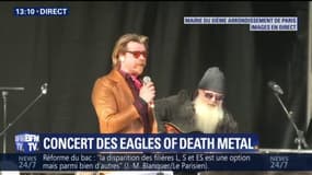 13-Novembre: les Eagles of Death Metal improvisent un concert devant la mairie du 11e 