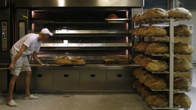 Pour répondre au casse-tête des commerçants, les ministres français de l'Economie et du Budget ont précisé jeudi que la majeure partie des produits vendus en boulangerie-pâtisserie n'étaient pas concernés par la nouvelle TVA à 7%. Pour le pain, les vienno