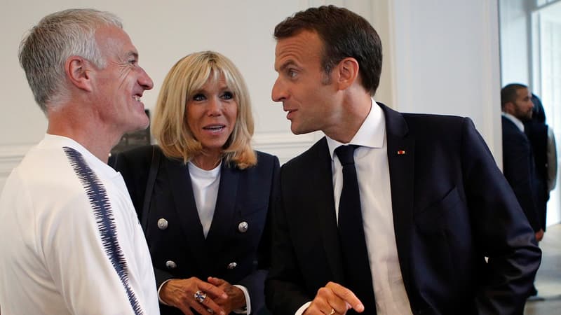 Didier Deschamps avec Brigitte et Emmanuel Macron