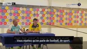 Il offre une canne à pêche au sélectionneur de la Roumanie