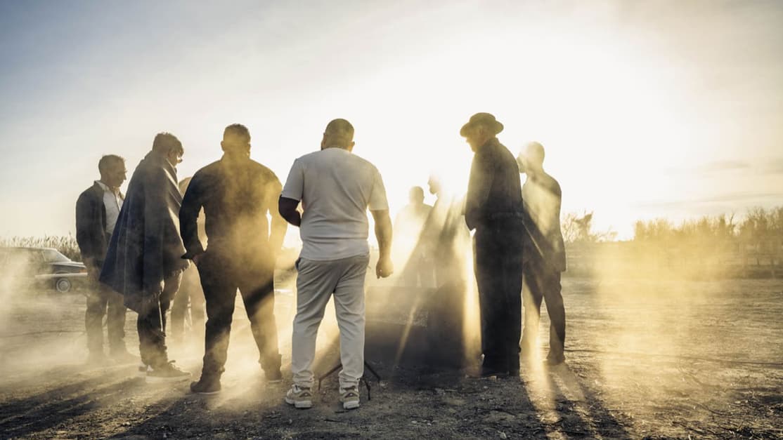 Première image de la série française Malditos, centrée sur une famille de gitans en Camargue, produite et diffusée par Max. Première image de la série française Malditos, centrée sur une famille de gitans en Camargue, produite et diffusée par Max.