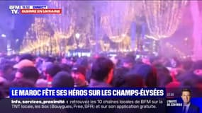 Mondial: l'immense joie des supporters marocains sur les Champs-Élysées après la qualification en quarts de finale