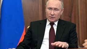 Le président russe Vladimir Poutine lors d'une allocution télévisée le 21 février 2022 à Moscou