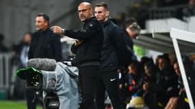 Peter Bosz lors du match de Lyon à Lens, le 2 octobre 2022