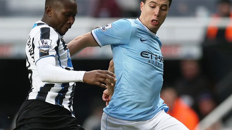 Mapou Yanga-Mbiwa aux prises avec Samir Nasri