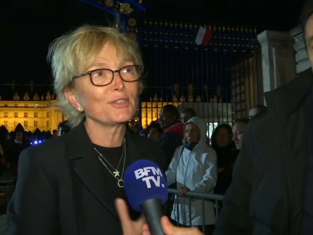 Bernadette Chirac "très réconfortée" par les images" de l'affluence devant les Invalides, selon sa fille Claude