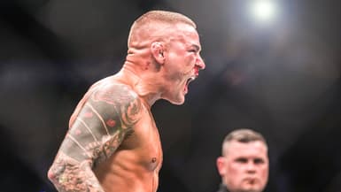 La rage de Dustin Poirier lors de son combat contre Islam Makhachev, en juin 2024. 
