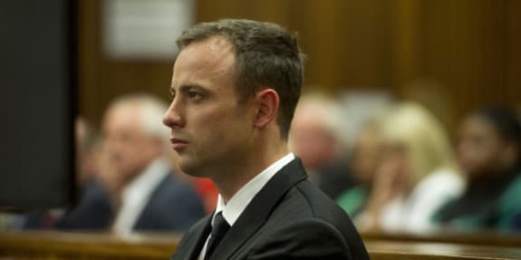 Oscar Pistorius devant la cour de Pretoria en Afrique du Sud. Oscar Pistorius devant la cour de Pretoria en Afrique du Sud.