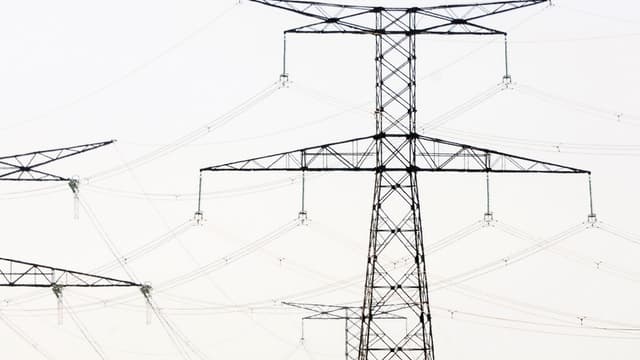 La hausse des tarifs réglementés d'électricité a été calculée par le régulateur pour suivre l'évolution des coûts d'EDF et pour que les fournisseurs alternatifs proposent des offres tarifaires compétitives.