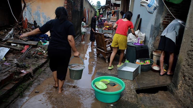 Indonésie: au moins 16 morts et 10 blessés dans un glissement de terrain sur l'île de Java