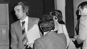 Le juge marseillais Pierre Michel procède le 12 octobre 1979 à Marseille à la reconstitution de la fusillade du Bar du Téléphone