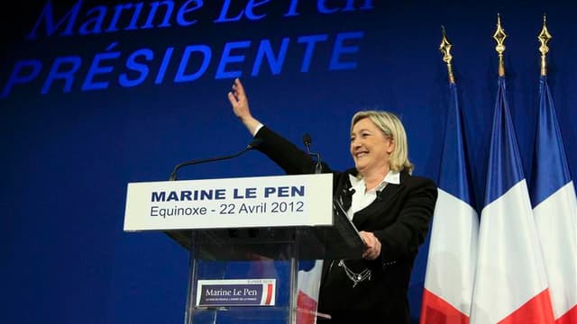 Marine Le Pen a estimé dimanche soir que le combat ne faisait que commencer. La présidente du Front national est créditée de la troisième place avec près de 20% des suffrages. /Photo prise le 22 avril 2012/REUTERS/Pascal Rossignol