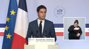 Le porte-parole du gouvernement, Gabriel Attal, lors du compte-rendu du Conseil des ministres, le 21 décembre 2020.