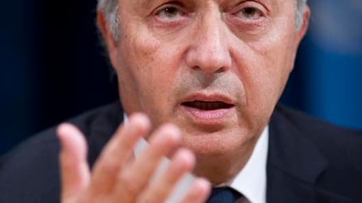 Laurent Fabius, le ministre des Affaires étrangères. La France et la Grande-Bretagne ont prévenu jeudi le président syrien Bachar al Assad qu'une opération militaire destinée à mettre en place une zone de sécurité pour les civils était envisagée, malgré l