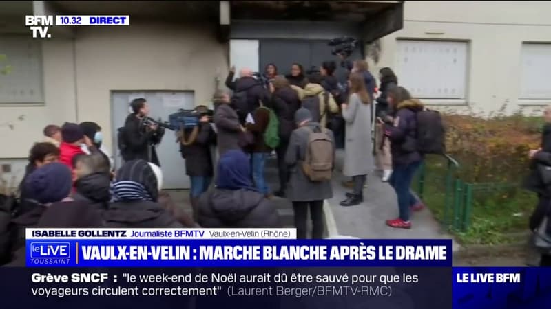 Incendie à Vaulx-en-Velin: les habitants du quartier se recueillent devant l'immeuble après une marche blanche