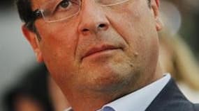 François Hollande arriverait en tête de la primaire socialiste pour l'élection présidentielle de 2012, que Dominique Strauss-Kahn soit candidat ou non, révèle un sondage Harris Interactive réalisé pour le Parisien. L'inculpation aux Etats-Unis pour agress