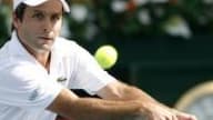 Fabrice Santoro menait 1 set à 0 face à Mathieu avant l'abandon de ce dernier.
