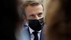 Emmanuel Macron le 6 octobre 2020 à l'hôpital Rothschild