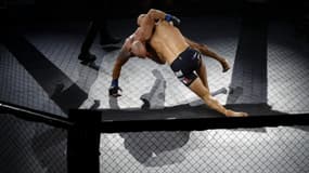 Un combat de MMA lors du premier événement officiel en France en octobre 2020
