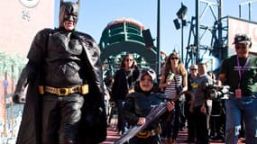 Batman et Batkid, sauvant Gotham City, le 15 novembre 2013.