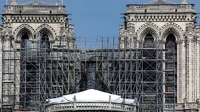 La cathédrale Notre-Dame de Paris, là où se dressait auparavant sa flèche, le 7 mai 2019. 