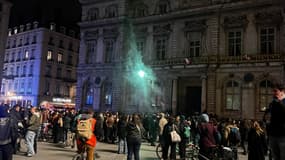 Manifestation spontanée après la mort de Jean-Marie Le Pen sur la place des Terreaux le 7 janvier 2025