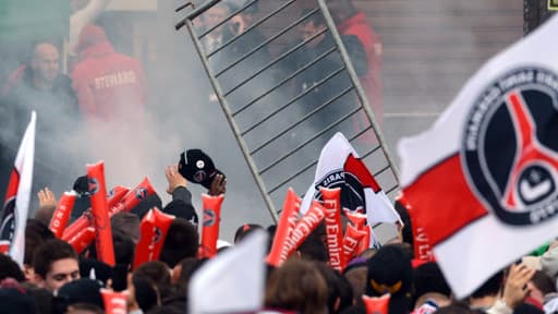 La fête du titre du PSG a dégénéré mardi au Trocadéro