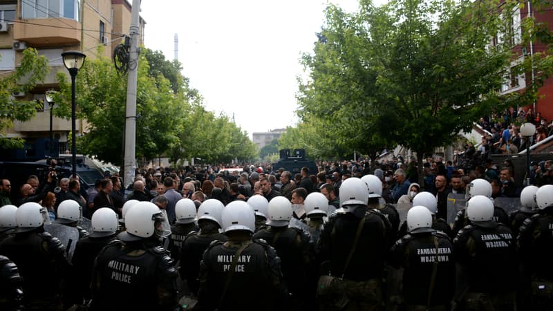 Des membres de la force internationale emmenée par l'Otan au Kosovo à Svecan, le 29 mai 2023.