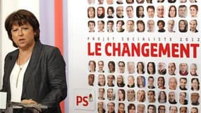 Martine Aubry, premier secrétaire du Parti socialiste, lors de la présentation du programme du PS pour la présidentielle de 2012, mardi. Selon un sondage BVA pour le quotidien 20 minutes, les principales propositions de ce programme sont approuvées en moy