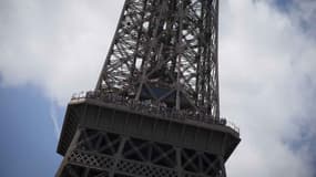 Un homme a été interpellé ce mercredi alors qu'il tentait d'escalader la Tour Eiffel.