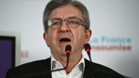 Jean-Luc Mélenchon (LFI) lors d'une conférence de presse à Paris le 27 mars 2023