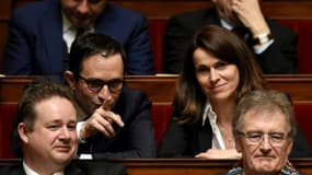 Les anciens ministres socialistes Aurélie Filippetti et Benoît Hamon (2e rang), à l'Assemblée nationale, le 1er avril 2015