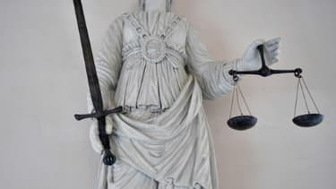 Ouverture d'une vaste enquête préliminaire sur la gestion critiquée de la crise du Covid-19 en France visant notamment les chefs d'"homicides involontaires" ou "mise en danger de la vie d'autrui"