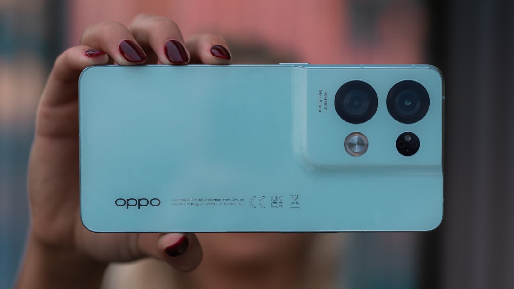 Le Oppo Reno8 Pro compte sur la puce Marisilicon X pour doper ses capacités en photo. Le Oppo Reno8 Pro compte sur la puce Marisilicon X pour doper ses capacités en photo.
