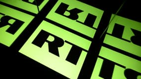 Accord des 27 pour interdire de diffusion dans l'UE des médias d'Etat RT et Sputnik et pour l'exclusion de "certaines banques russes" de Swift