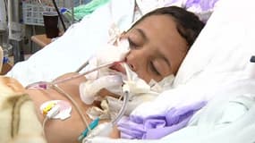 Un enfant hospitalisé à Gaza, après avoir été touché par un bombardement.