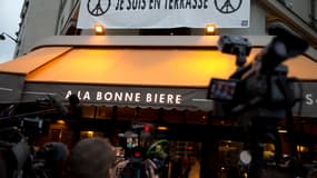 Devant le café Bonne bière, dans le XIe arrondissement de Paris, le 4 décembre 2015