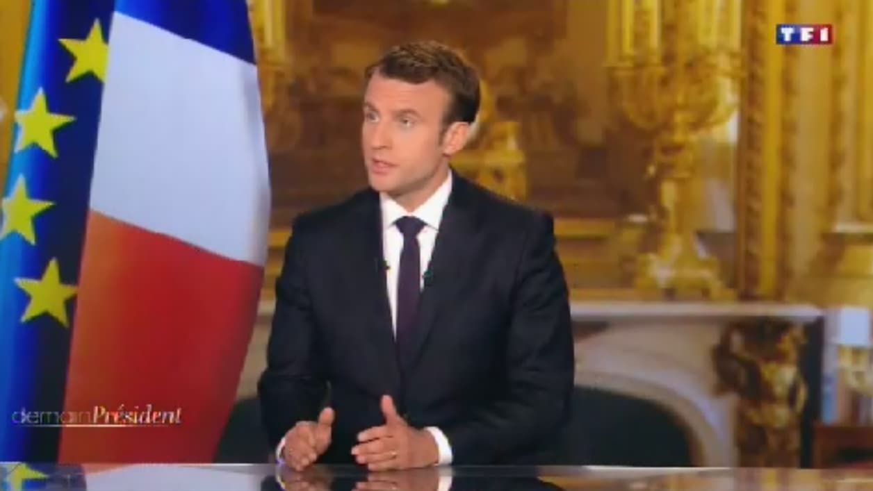 Emmanuel Macron sur le plateau du 20h de TF1 le 17 avril 2017. Emmanuel Macron sur le plateau du 20h de TF1 le 17 avril 2017.