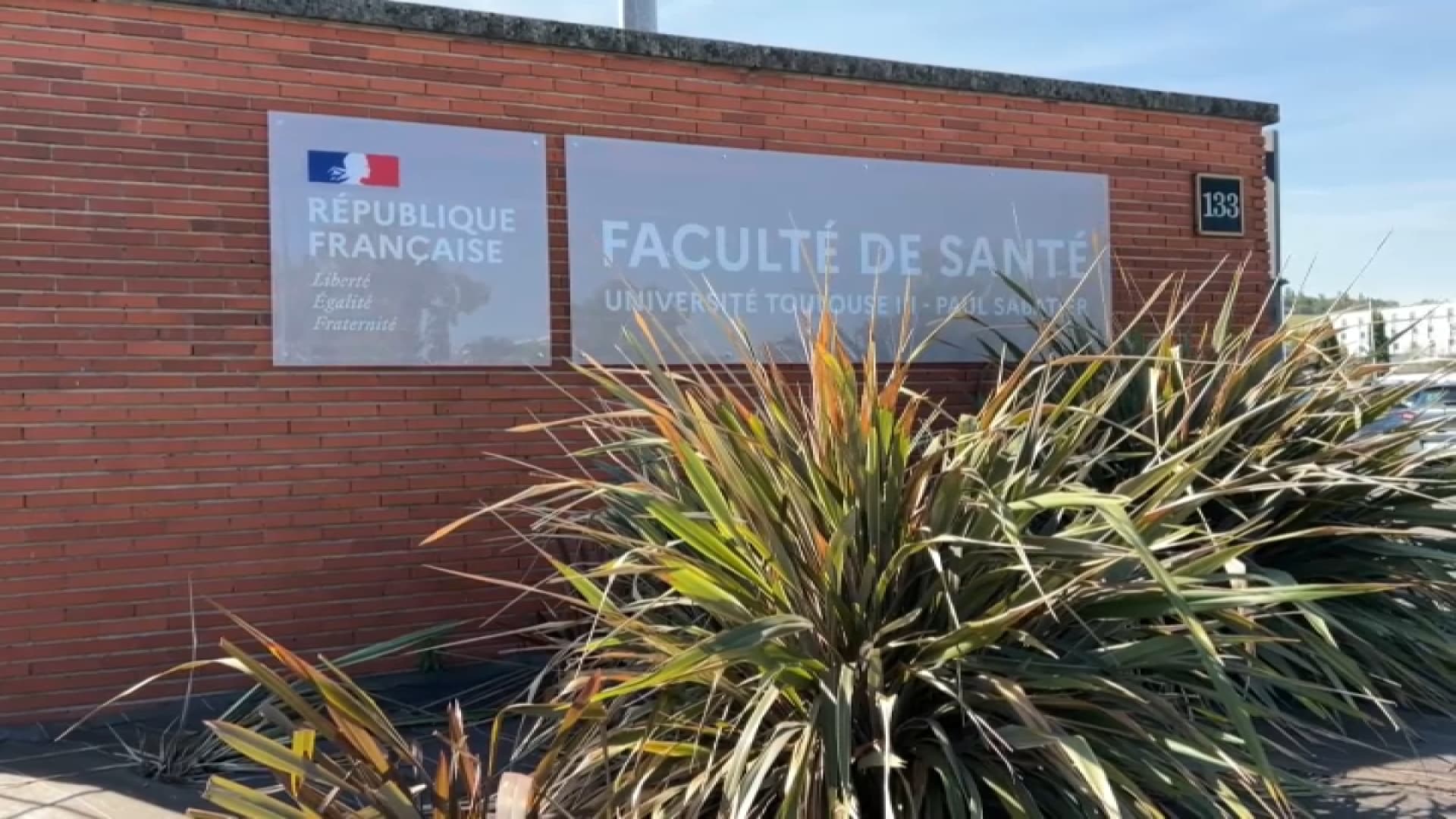 LÂCHÉS QUASI-NUS EN PLEINE FORÊT LA NUIT: UN BIZUTAGE DÉRAPE À TOULOUSE ET FINIT AUX URGENCES