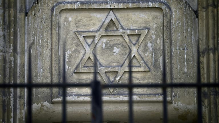 Une étoile de David sur la façade d'une synagogue à Paris (photo d'illustration)