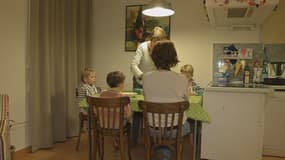 La justice a refusé à une femme l'adoption de l'enfant de son épouse (illustration).