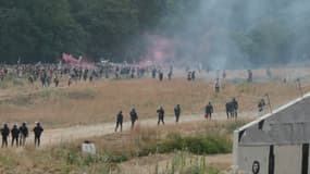 Des tensions entre manifestants et forces de l'ordre lors de la "Turboteuf" contre l'A69, dans le Tarn, le 5 juillet 2025.