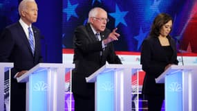 De gauche à droite, Joe Biden, Bernie Sanders et Kamala Harris, le 27 juin 2019 à Miami, en Floride. 