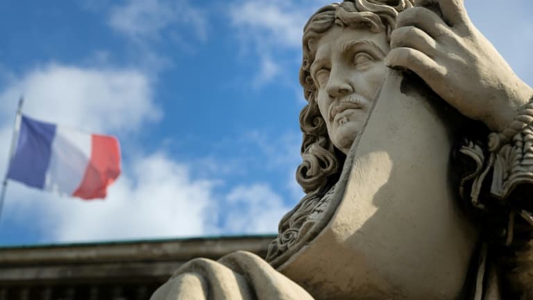 La statue de Colbert avant le tag devant l'Asemblée nationale le 11 juin 2020 à Paris
