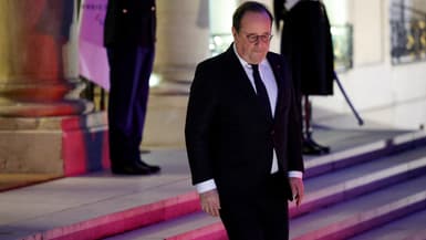 L'ancien président de la République François Hollande à la sortie de l'Élysée après avoir rencontré Emmanuel Macron, le 6 mars 2024.