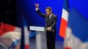 Lors d'un meeting à Poitiers, Nicolas Sarkozy a sommé lundi François Hollande de ne pas chercher à "gagner des voix" au détriment de l'intérêt de la France, en réponse aux propos de son adversaire socialiste, qui a déclaré dans le Journal du Dimanche qu'i